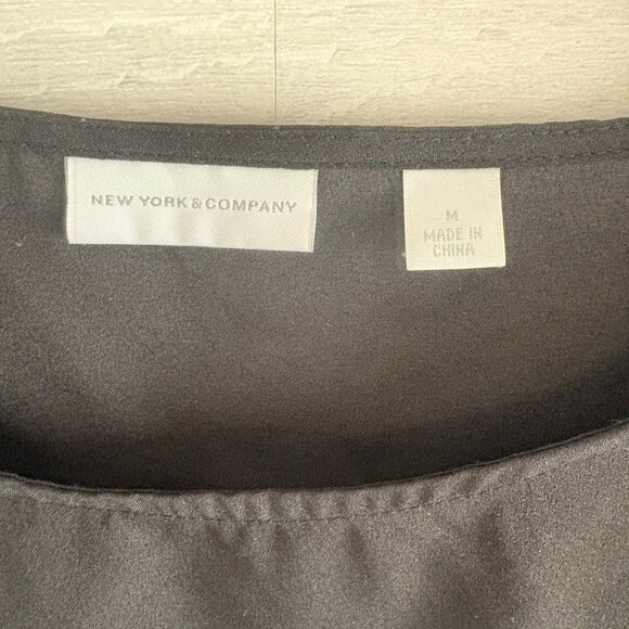 New York & Company Black Fringe Short Sleeve Blouse M - Picture 3 of 3